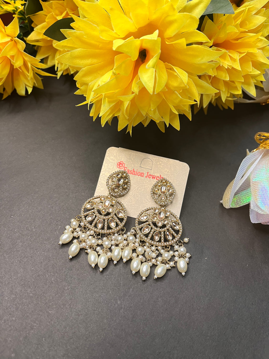 Trendy earrings & studs
