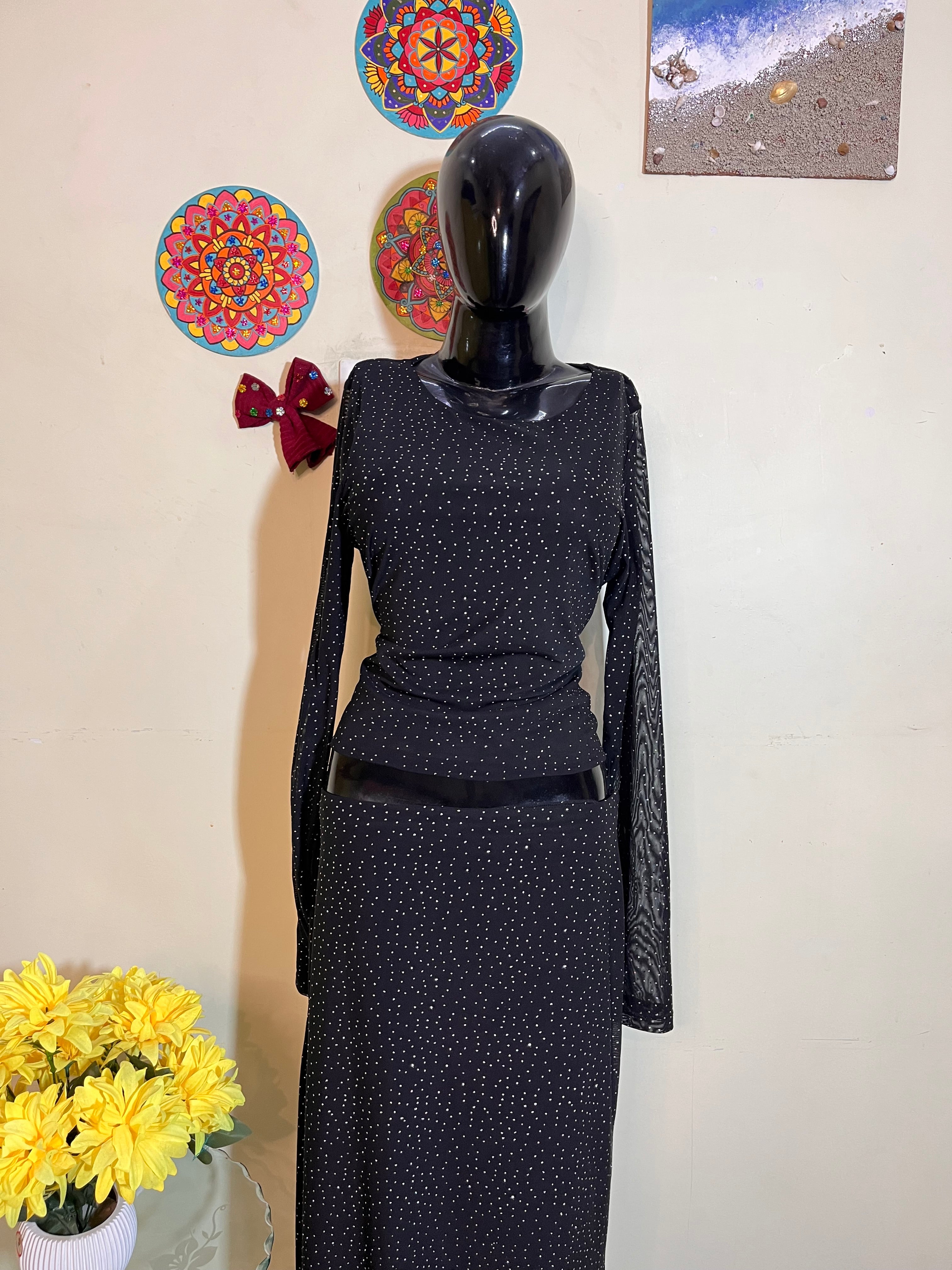Trendy women’s skirt & top style coord set